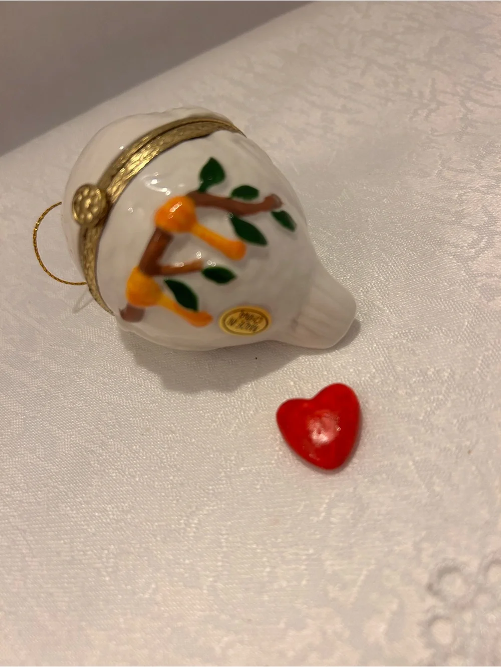 HINGED PORCELAIN TRINKET BOX ~ PEACE DOVE HANGING ORNAMENT WITH HEART TRINKET
